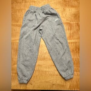 Nike Kids Grey Heather Fleece Joggers. Girls Size M